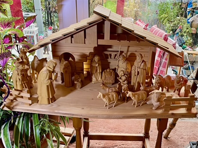 Die Gemeinde zeigt ihre Krippen